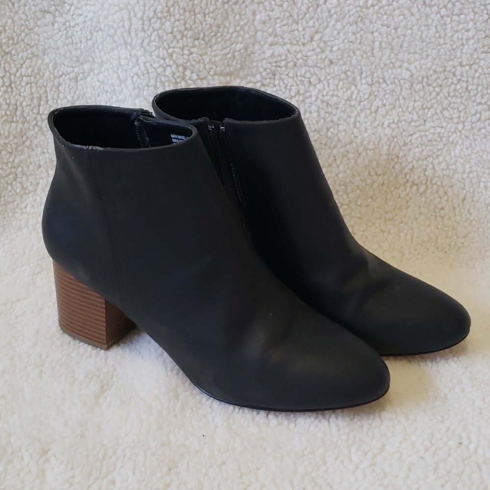 ANN TAYLOR LOFT ankle zip booties EUC